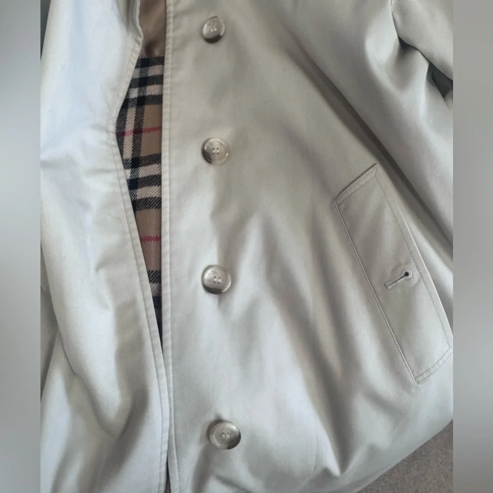 EUC Burberry Women's Beige Trench Coat Size 6 Classic Plaid Detachable Lining - Picture 13 of 16